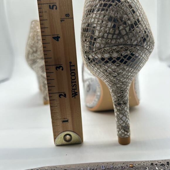 Journee Women 9 Gray Genuine Leather Gabbie Snake‎ Embossed Pointed Toe Pump - Picture 7 of 14
